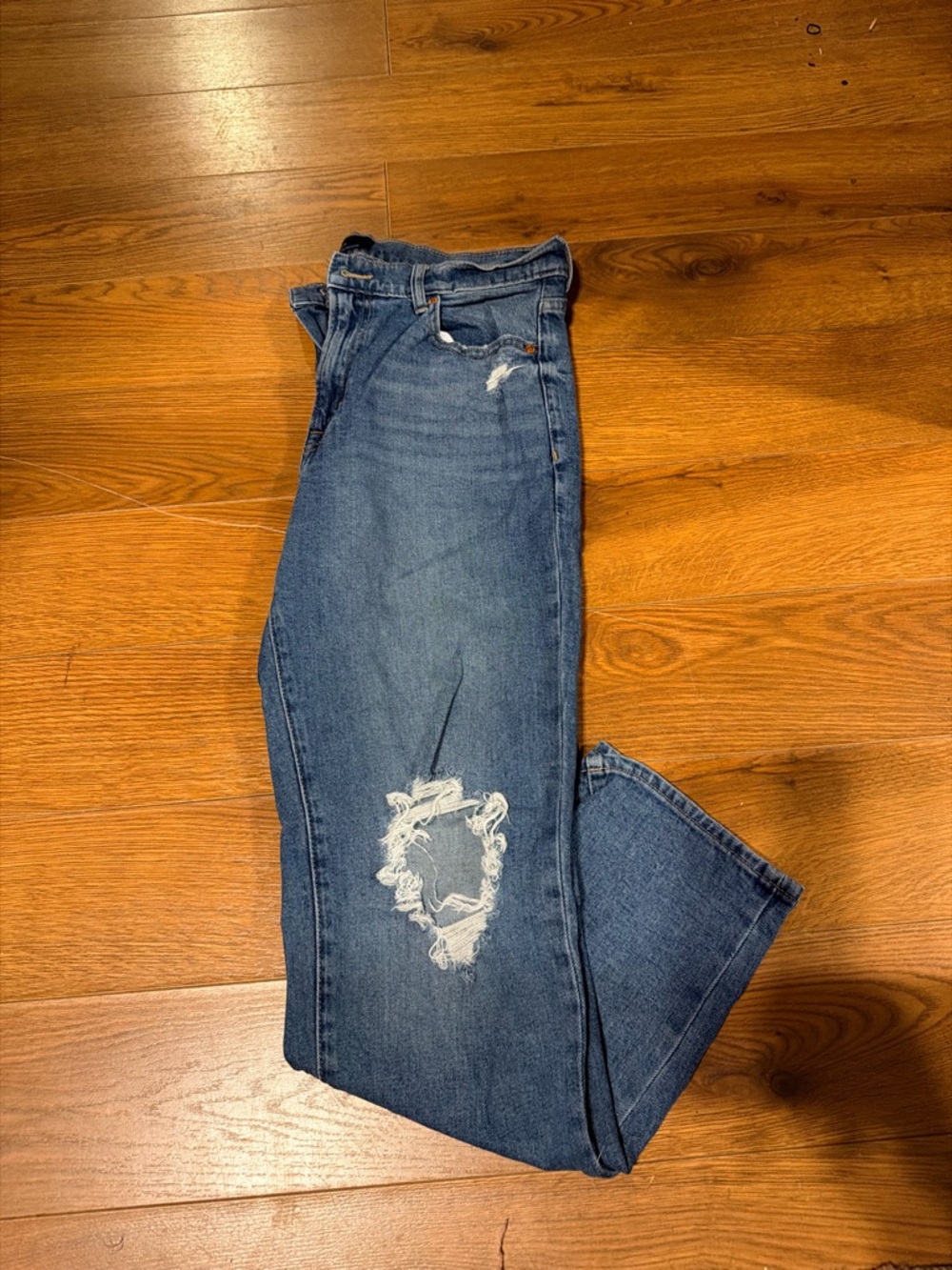 GAP Women's Blue Straight Leg Distressed Jeans